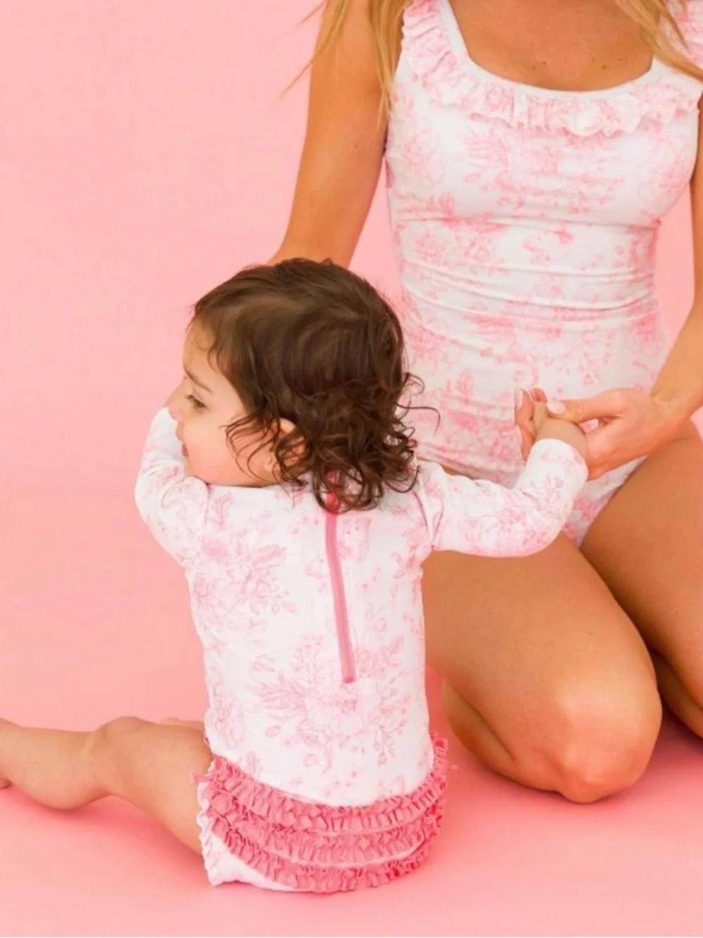 NWT - Rufflebutts Baby Girl long-sleeve rash guard bathing suit - Picture 4 of 7